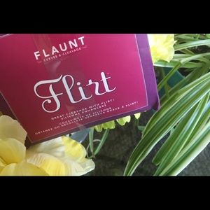 CLEAVAGE ENHANCERS - FLIRT silicone